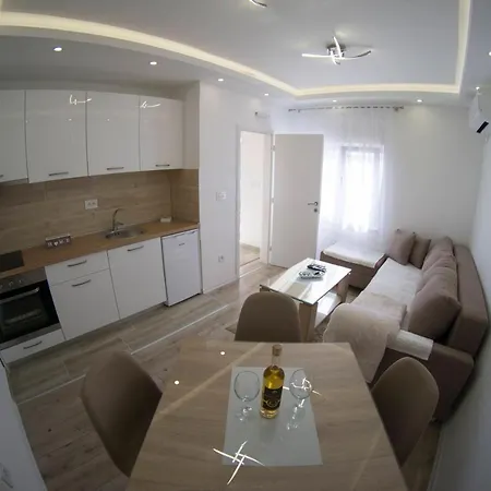 Apartment Vs Lux